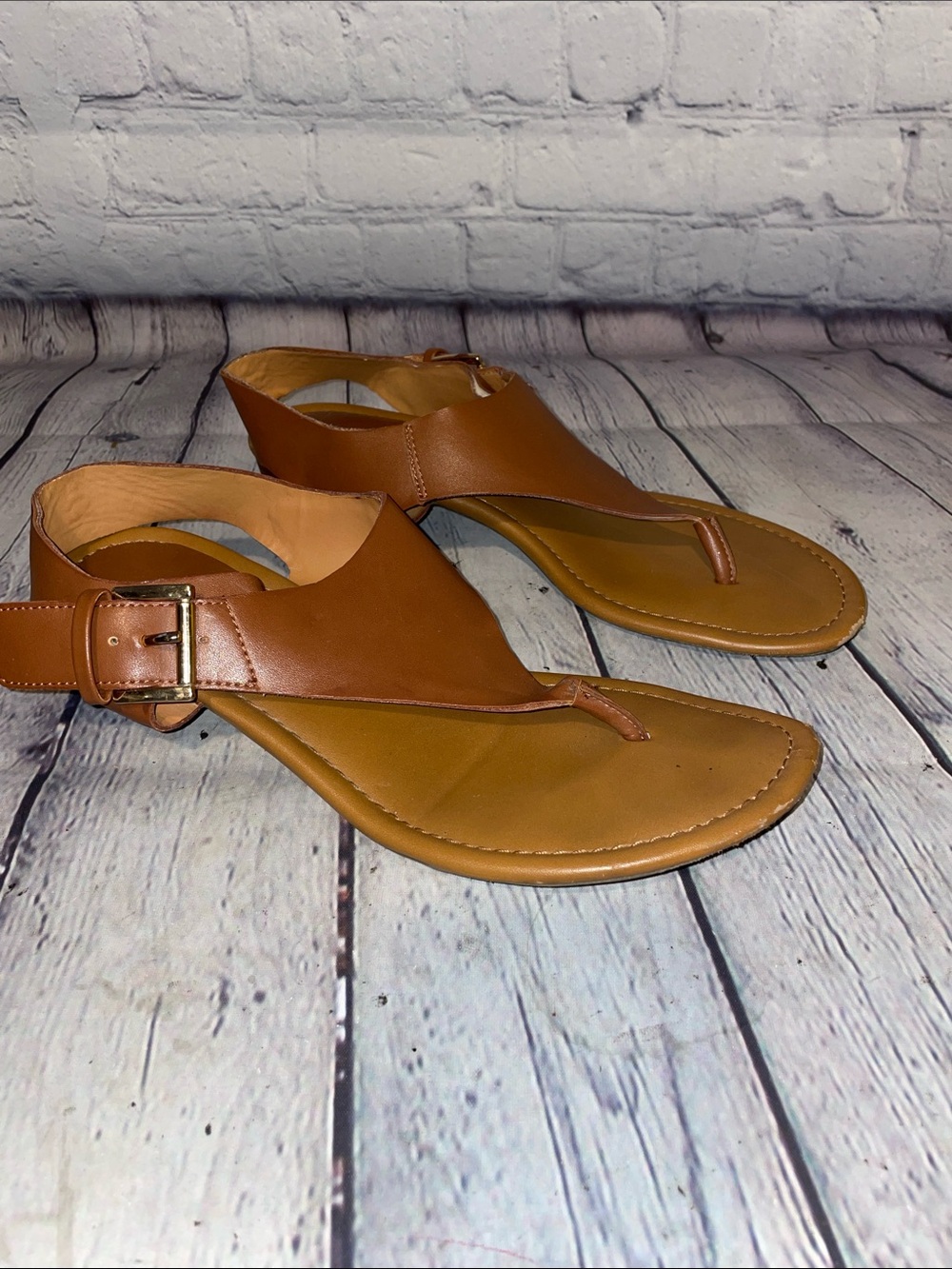 Tommy Hilfiger Tab Twitty 2 Leather Thong Sandals with Buckle